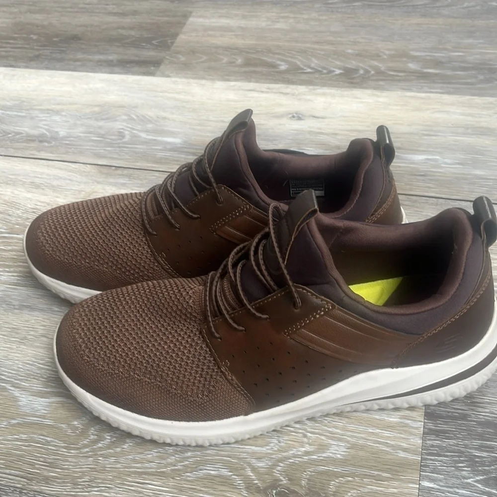 Skechers Delson 3.0 Cicada Oxford Slip On Shoes size 9.5 sneakers brown leather